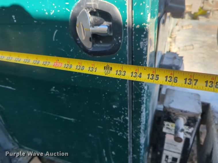 image for item ER4586 2002 Ford F650 utility / service truck