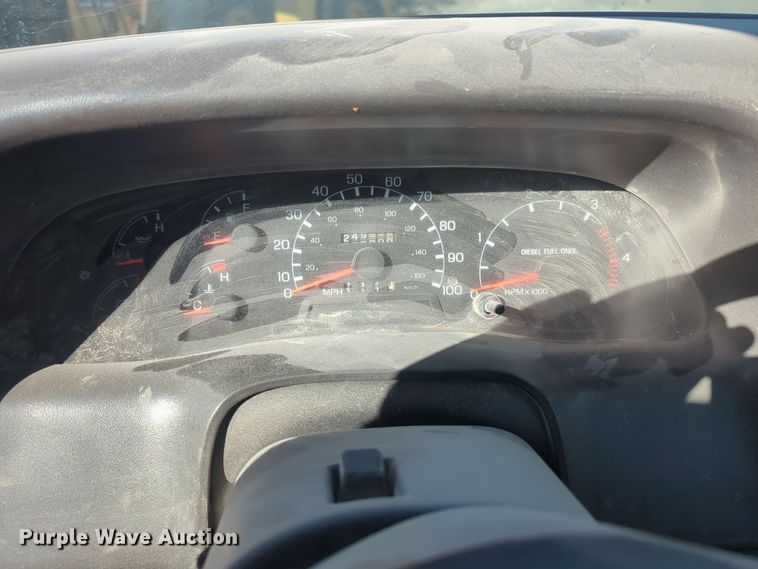 image for item ER4586 2002 Ford F650 utility / service truck