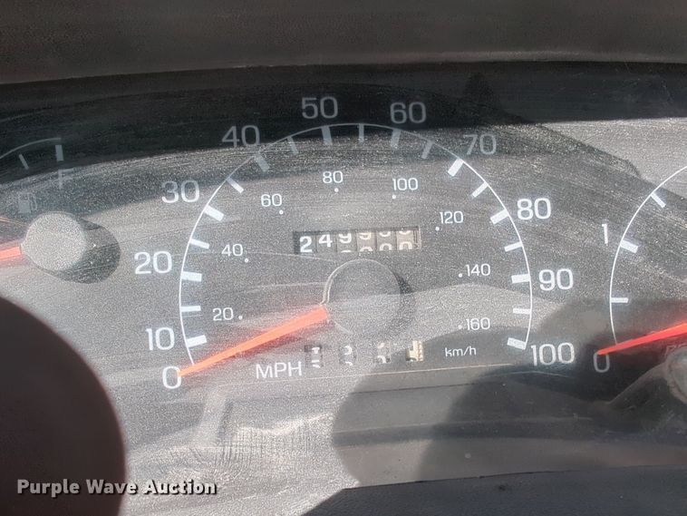 image for item ER4586 2002 Ford F650 utility / service truck