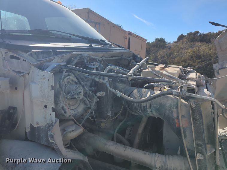 image for item ER4586 2002 Ford F650 utility / service truck