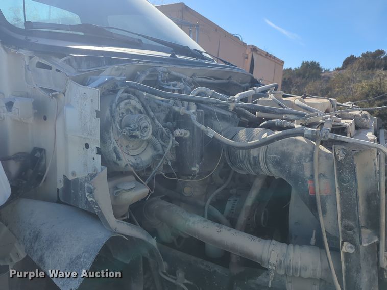 image for item ER4586 2002 Ford F650 utility / service truck