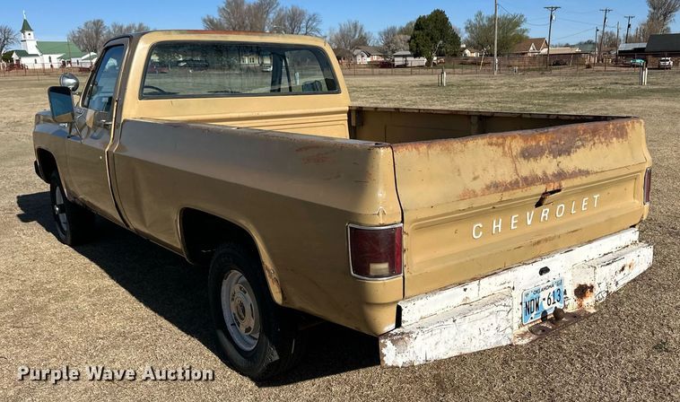image for item ER8930 1976 Chevrolet K10 pickup truck
