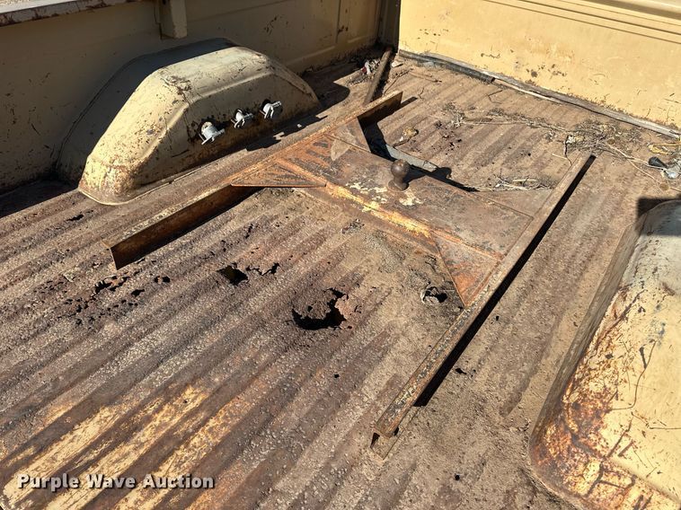 image for item ER8930 1976 Chevrolet K10 pickup truck