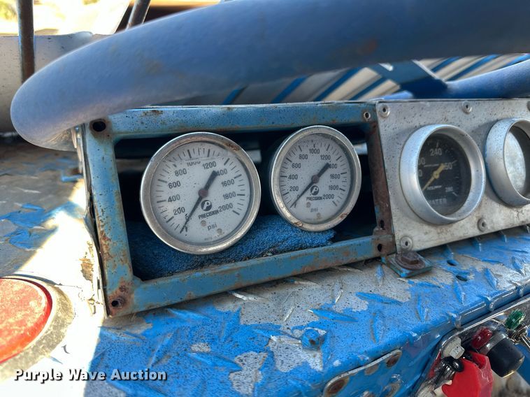 image for item ER8932 Race car