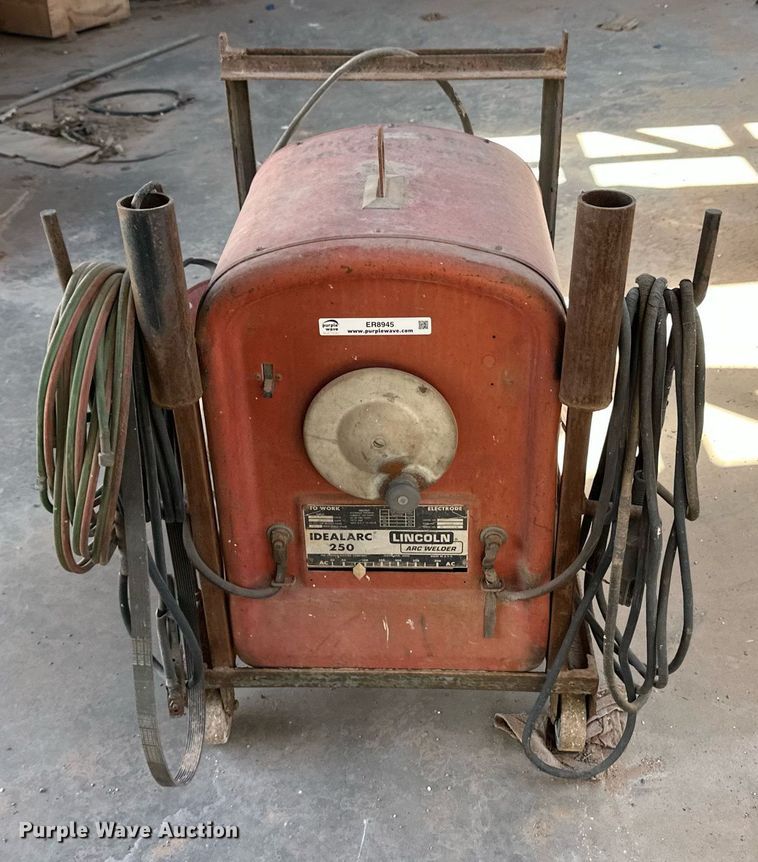 image for item ER8945 Lincoln Idealarc 250 welder