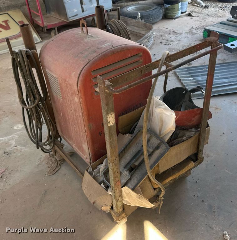 image for item ER8945 Lincoln Idealarc 250 welder