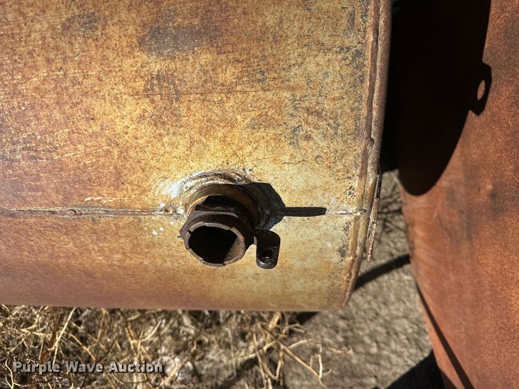 image for item ER8985 (5) fuel tanks