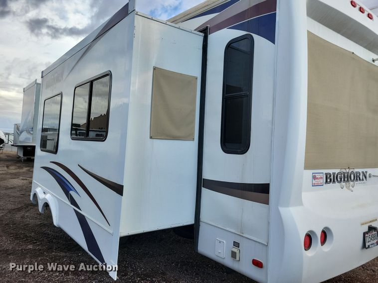 image for item NB9843 2011 Heartland Big Horn camper