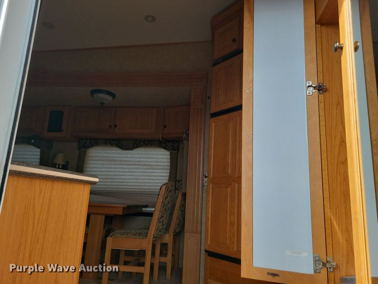 image for item NB9843 2011 Heartland Big Horn camper