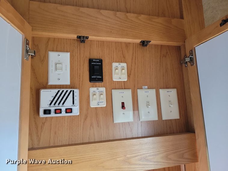 image for item NB9843 2011 Heartland Big Horn camper