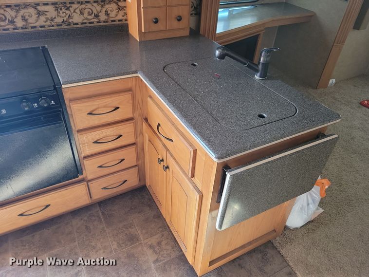 image for item NB9843 2011 Heartland Big Horn camper