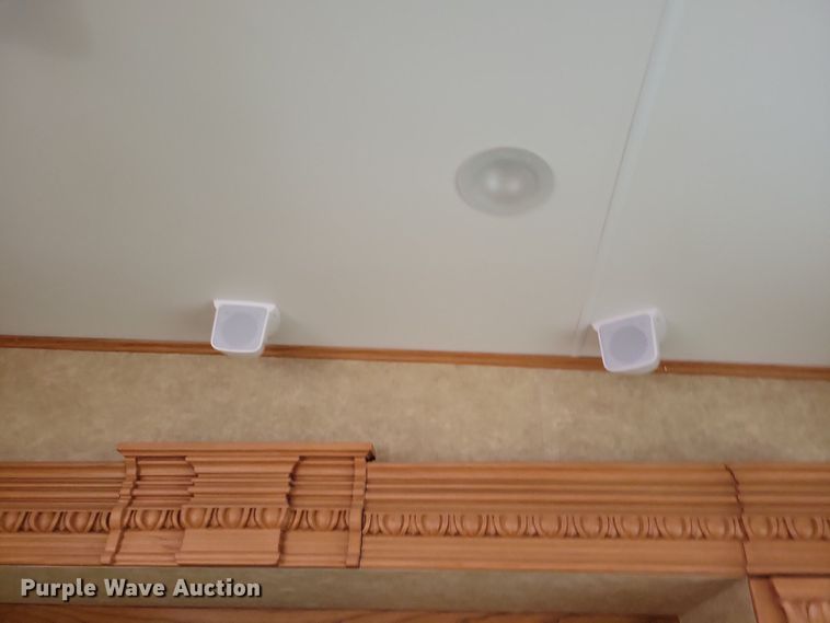 image for item NB9843 2011 Heartland Big Horn camper