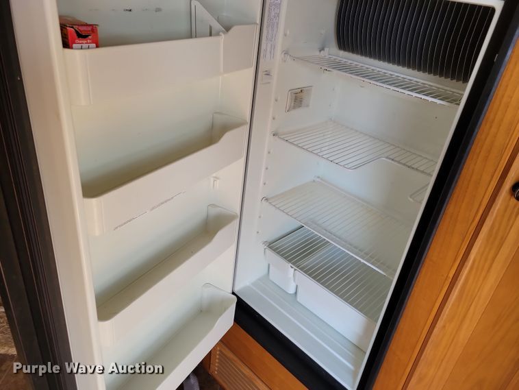 image for item NB9843 2011 Heartland Big Horn camper