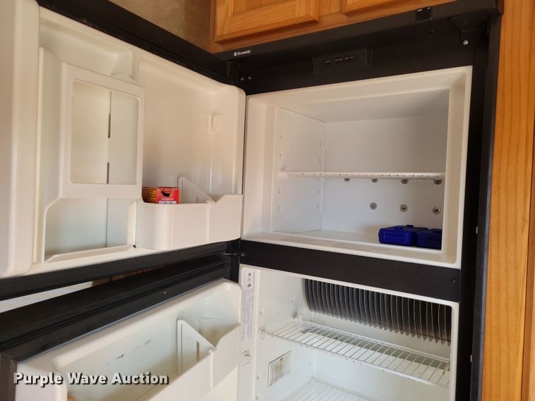 image for item NB9843 2011 Heartland Big Horn camper