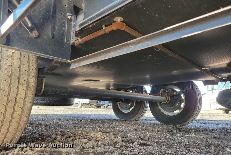 image for item NB9843 2011 Heartland Big Horn camper