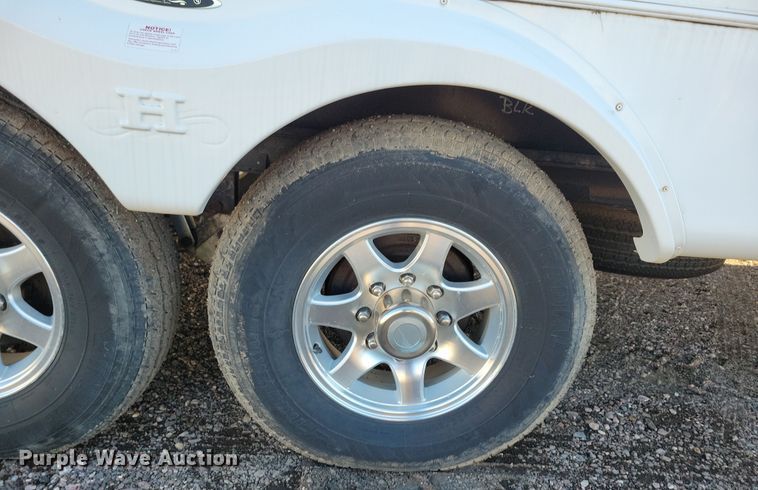 image for item NB9843 2011 Heartland Big Horn camper