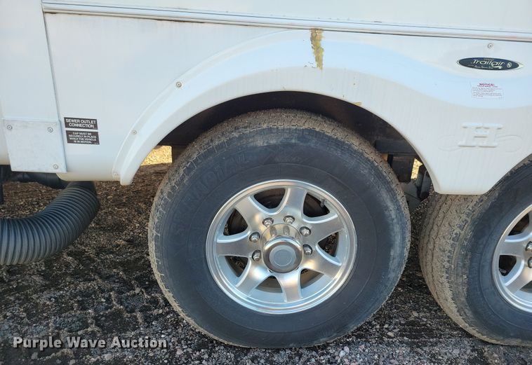 image for item NB9843 2011 Heartland Big Horn camper