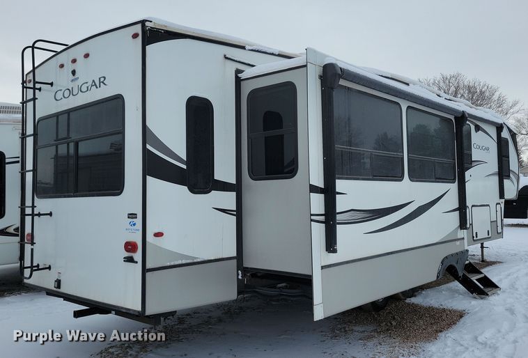 image for item NB9877 2023 Keystone Cougar camper