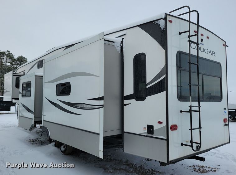 image for item NB9877 2023 Keystone Cougar camper