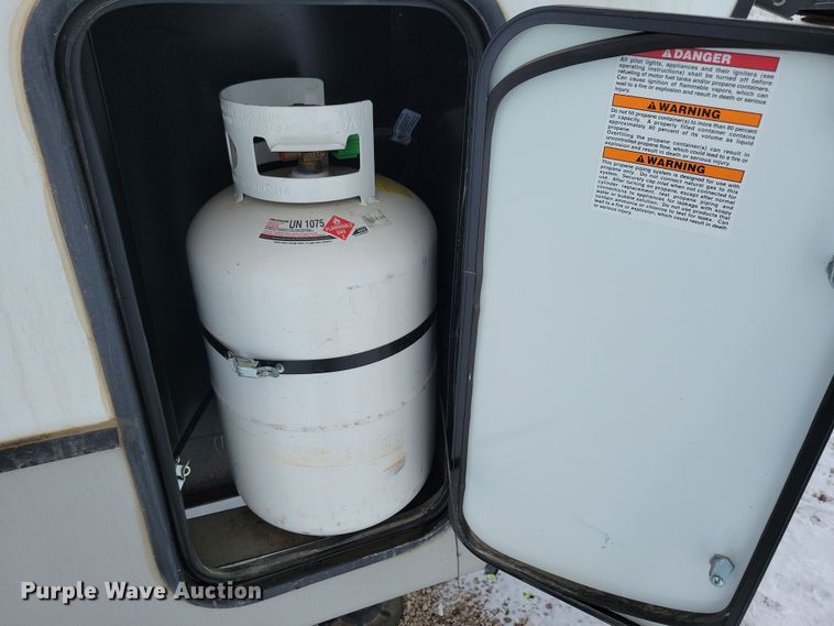 image for item NB9877 2023 Keystone Cougar camper