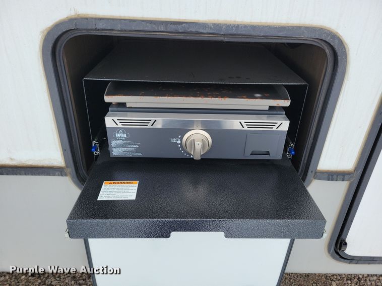 image for item NB9877 2023 Keystone Cougar camper