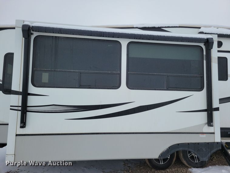 image for item NB9877 2023 Keystone Cougar camper