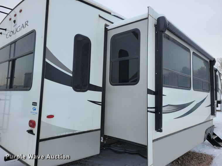 image for item NB9877 2023 Keystone Cougar camper