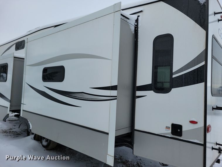 image for item NB9877 2023 Keystone Cougar camper