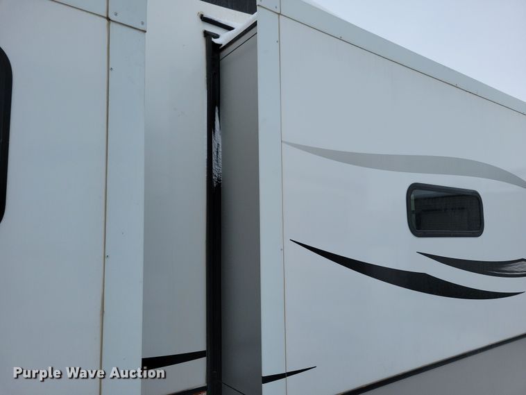 image for item NB9877 2023 Keystone Cougar camper