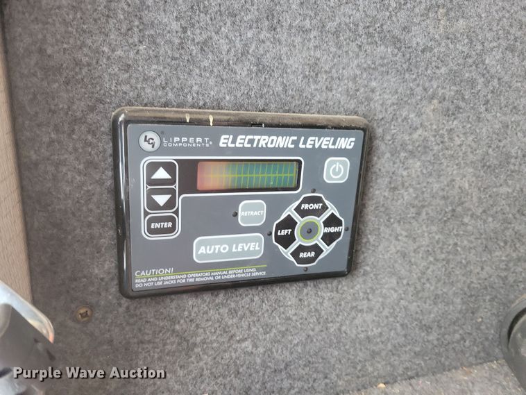 image for item NB9877 2023 Keystone Cougar camper