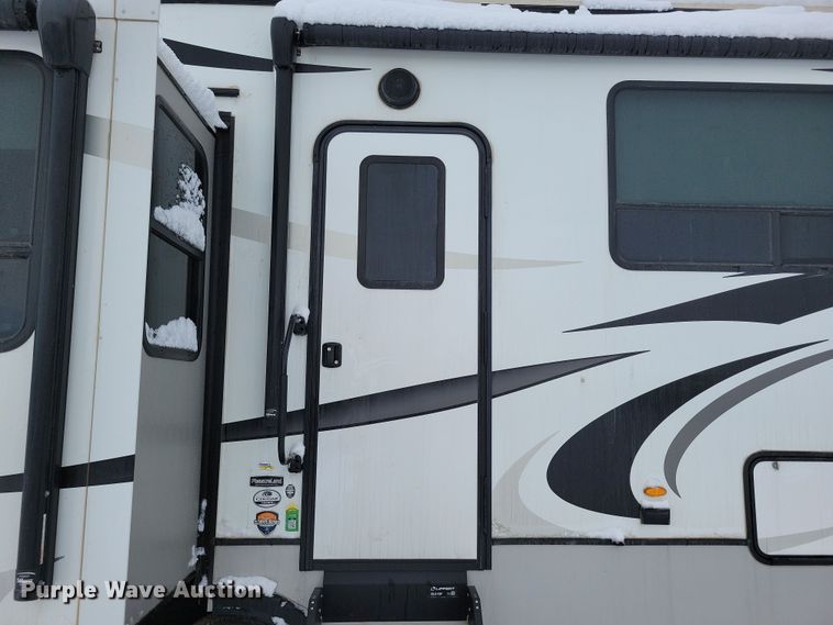 image for item NB9877 2023 Keystone Cougar camper