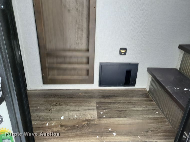 image for item NB9877 2023 Keystone Cougar camper