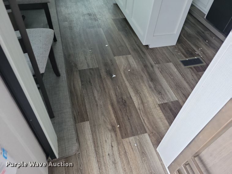 image for item NB9877 2023 Keystone Cougar camper