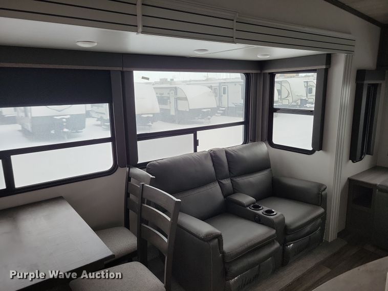 image for item NB9877 2023 Keystone Cougar camper