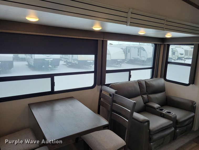 image for item NB9877 2023 Keystone Cougar camper