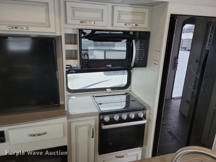 image for item NB9877 2023 Keystone Cougar camper