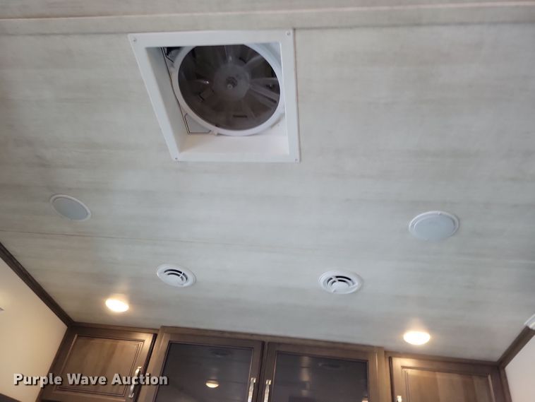 image for item NB9877 2023 Keystone Cougar camper