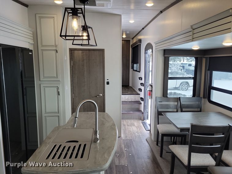 image for item NB9877 2023 Keystone Cougar camper