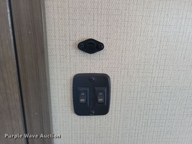 image for item NB9877 2023 Keystone Cougar camper