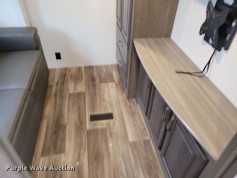 image for item NB9877 2023 Keystone Cougar camper