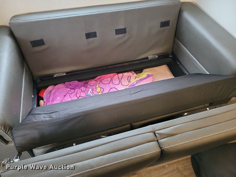 image for item NB9877 2023 Keystone Cougar camper