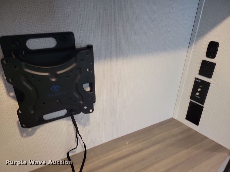 image for item NB9877 2023 Keystone Cougar camper