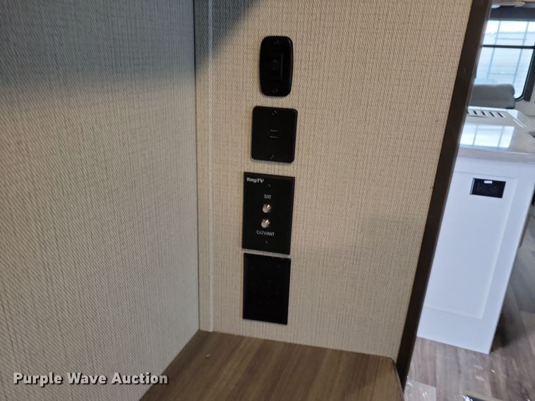 image for item NB9877 2023 Keystone Cougar camper