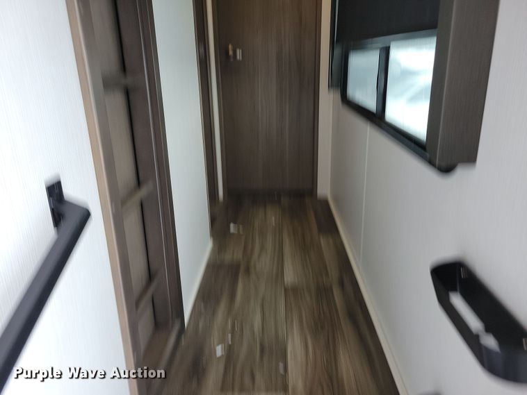 image for item NB9877 2023 Keystone Cougar camper