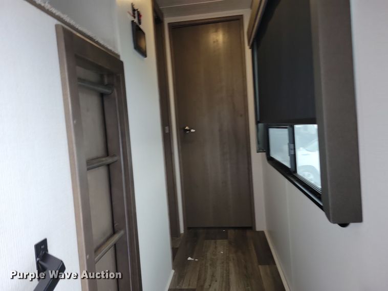 image for item NB9877 2023 Keystone Cougar camper