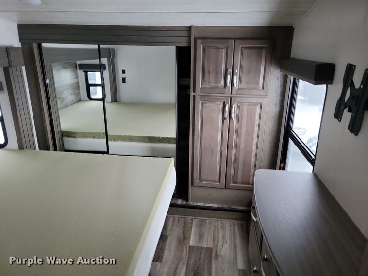 image for item NB9877 2023 Keystone Cougar camper