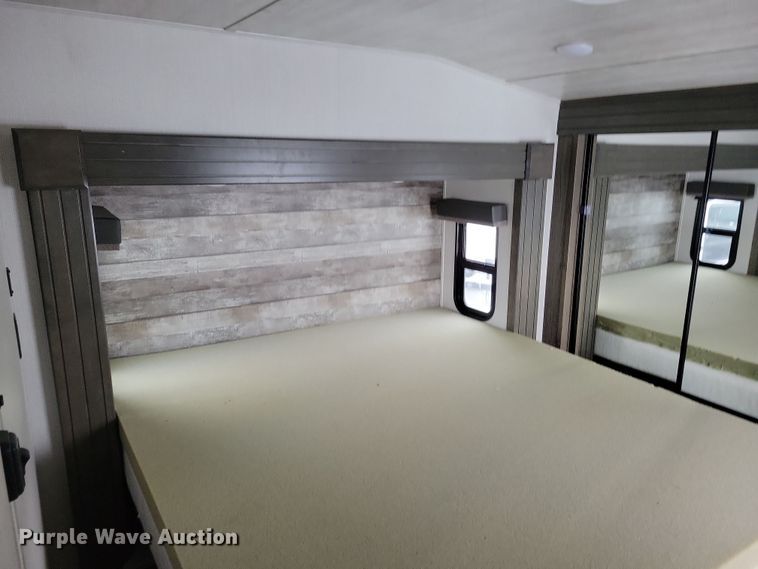 image for item NB9877 2023 Keystone Cougar camper