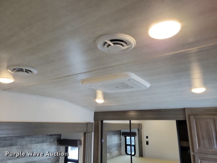 image for item NB9877 2023 Keystone Cougar camper