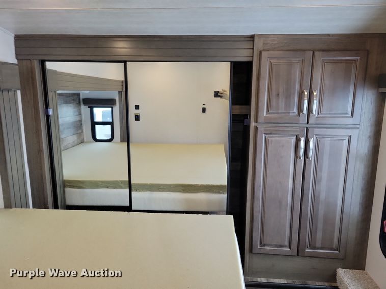 image for item NB9877 2023 Keystone Cougar camper