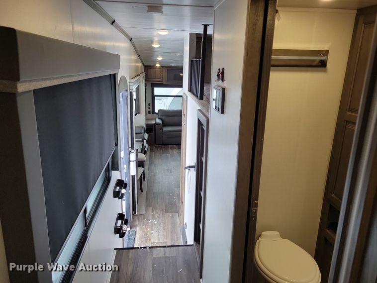 image for item NB9877 2023 Keystone Cougar camper